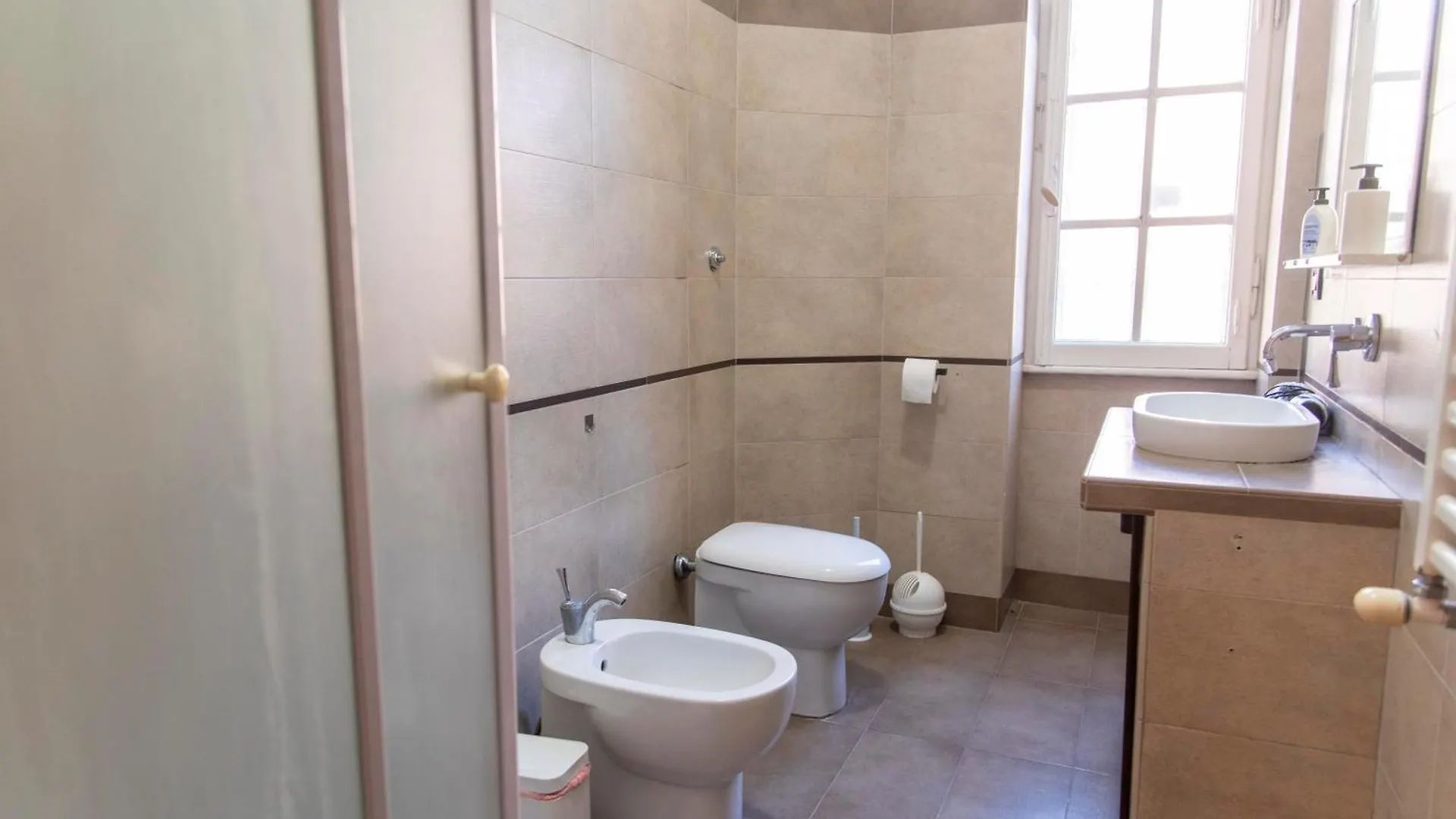 Domus Magnagrecia Apartment Rome Italy